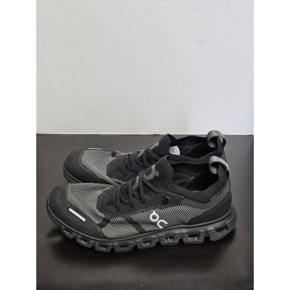 Size 11 - ON Cloud 6 Versa Black Eclipse